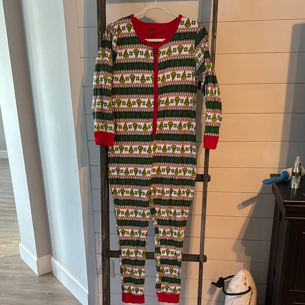 3 Grinch Festive Holiday Family Onesie Pajamas ladies M, Men’s M, Men’s XL